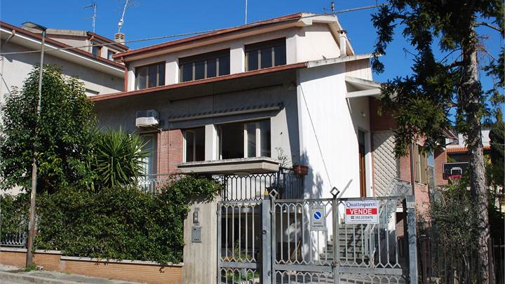 Villa for sale in Civitanova Marche
